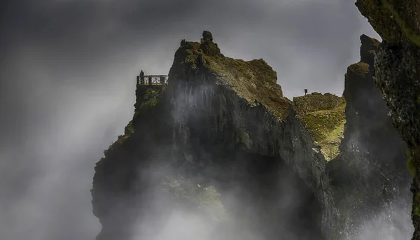 Personnes sur le pico arieiro sur l'île de madère — Photo