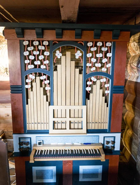 Viejo órgano de madera en la iglesia en bykle —  Fotos de Stock