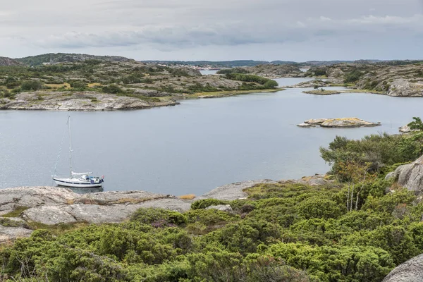 在瑞典 fjallbacka 以上的海岸线 — 图库照片