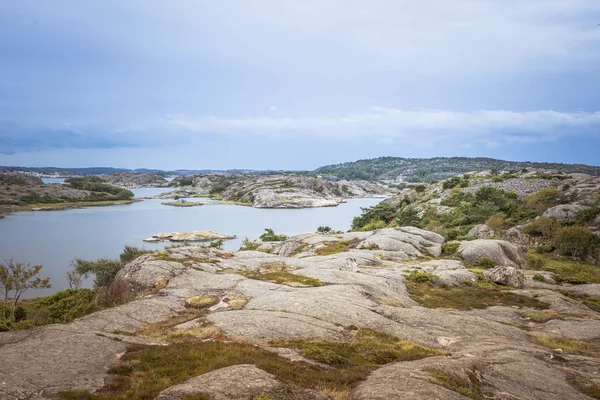 スウェーデンの fjallbacka 上の海岸線 — ストック写真