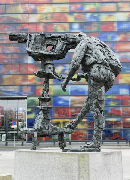 Estátua de cameraman em hilversum Holanda — Fotografia de Stock