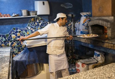 Özgün fırında pişirme pizza