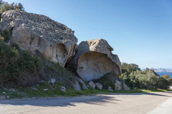 Rochers Sur Route Sur Île Sardinia — Photo