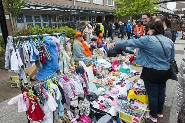 Market with used product on kingsday Holland — Stock Photo, Image