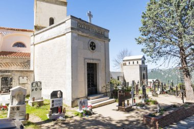 Sardunya Adası'orgosolo mezarlıkta