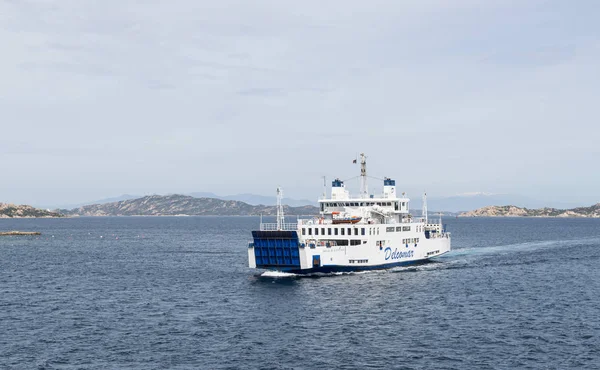 Il traghetto da Palu a Maddalena — Foto Stock