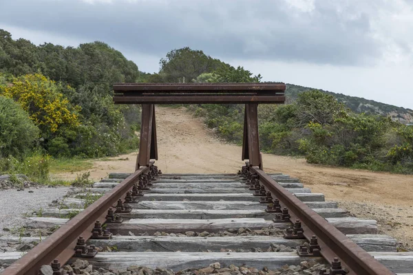 铁路尽头的缓冲地带从奥里巴到Golfo aranchi — 图库照片