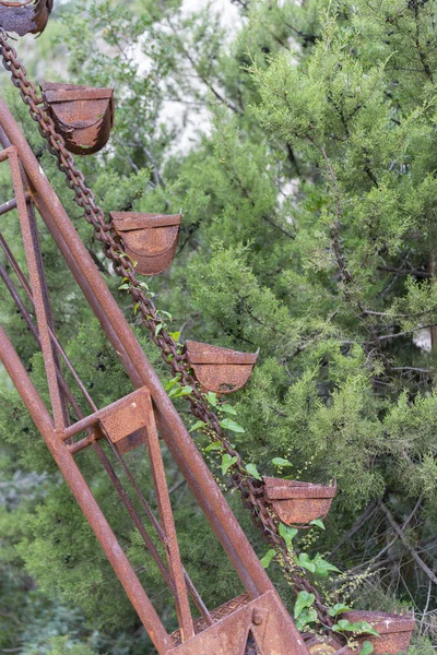 Starý rezavý pásový dopravník — Stock fotografie