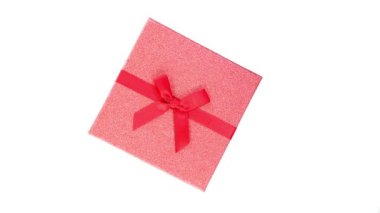 Beyaz Arka Plan üzerinde Kırmızı Giftbox