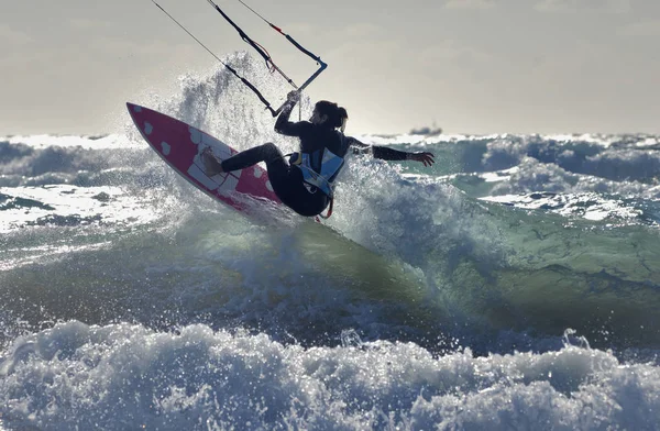 Adulto Extremo Hembra Athlet Kitesurfing Tabla Tarifa Cádiz Andalucía España —  Fotos de Stock