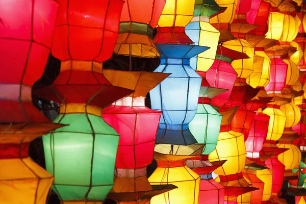 Цветные китайские фонари — стоковое фото