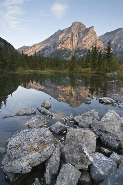 Mount Kidd, Kananaskis, Alberta, Canadá — Foto de Stock