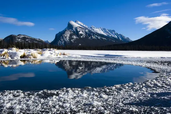 Mount Rundle, Nationaal Park Banff, Alberta, Canada — Stockfoto
