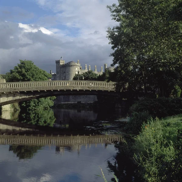 River Nore And Kilkenny Castle — Stock Photo, Image