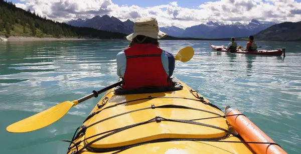 Kayaker fazendo uma pausa — Fotografia de Stock