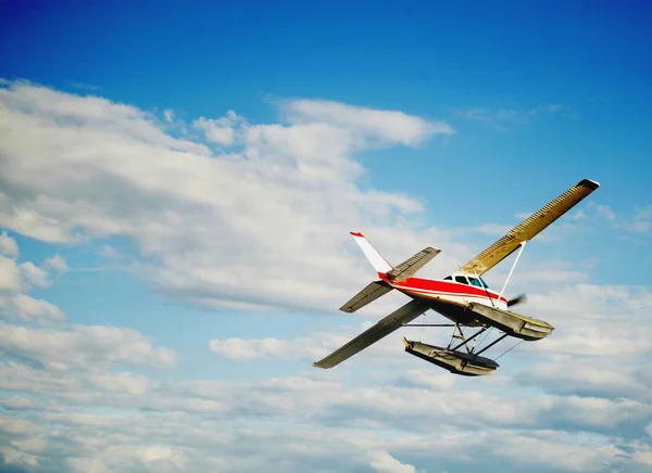 Avião Céu Contra Nuvens — Fotografia de Stock