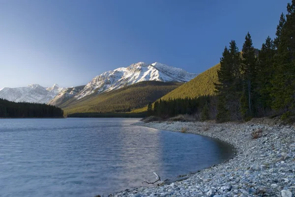 A felső tó Kananaskis napkelte — Stock Fotó