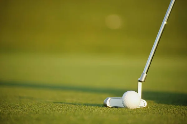 Primer Plano Pelota Agujero Club Campo Golf — Foto de Stock