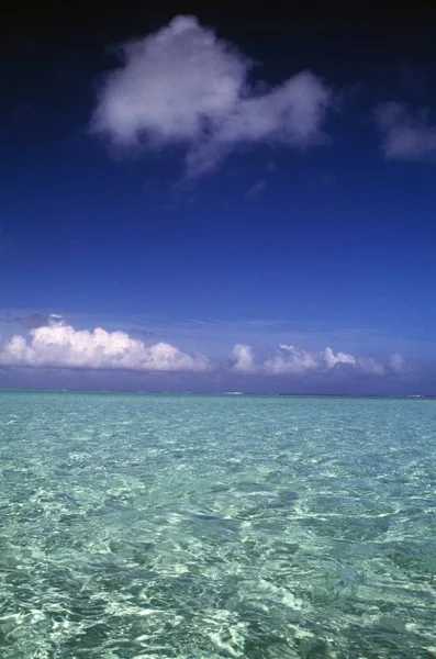 Biały chmury nad Ocean — Zdjęcie stockowe