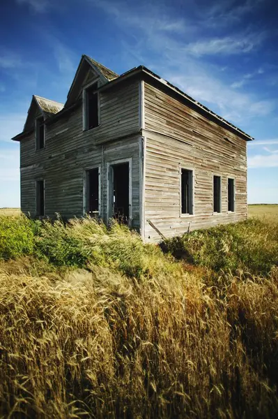 An Old Barn In Field — Stock Photo, Image