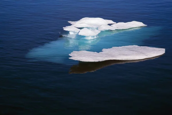 Formazioni di ghiaccio iceberg — Foto Stock