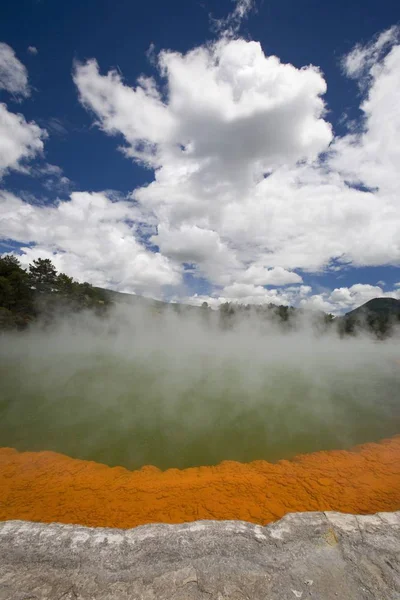 Piscina térmica de água — Fotografia de Stock