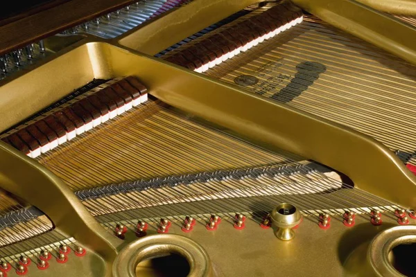 Внутри Пианино — стоковое фото