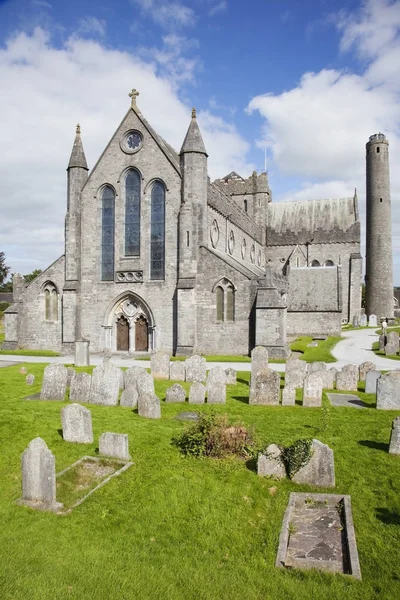Kościół i cmentarz; Kilkenny — Zdjęcie stockowe