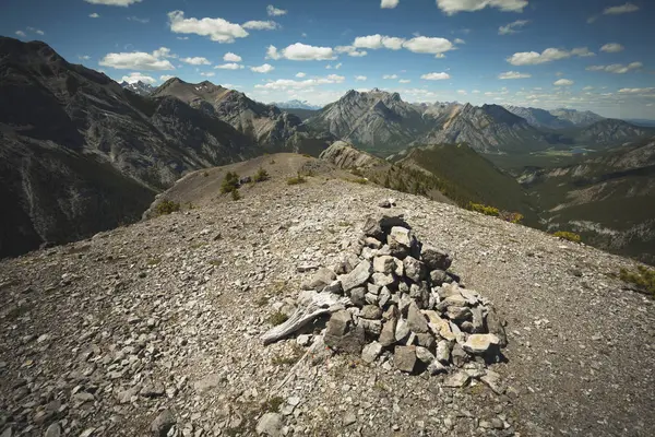 Cairn auf einem der Gipfel — Stockfoto