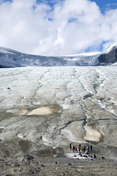 Athabasca Glacier ulkona — kuvapankkivalokuva