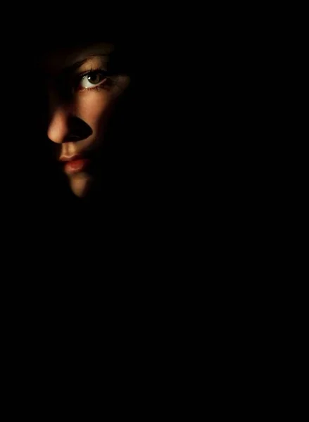 Young Woman Looking Out Darkness — Stock Photo, Image