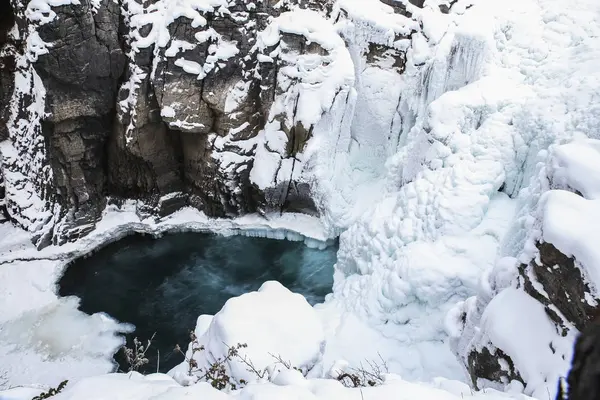 Kışın Sunwapta Falls — Stok fotoğraf