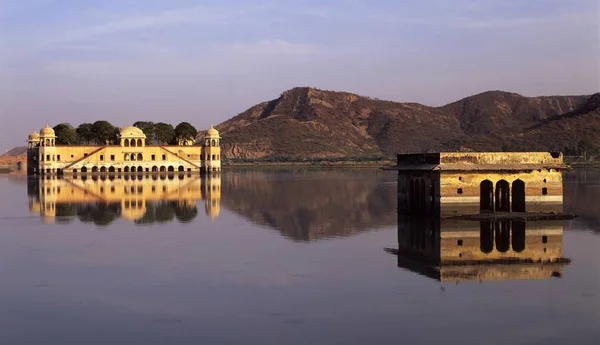 Palacio de agua de estilo Rajput — Foto de Stock