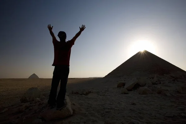 Man With Arms Raised — Stock Photo, Image