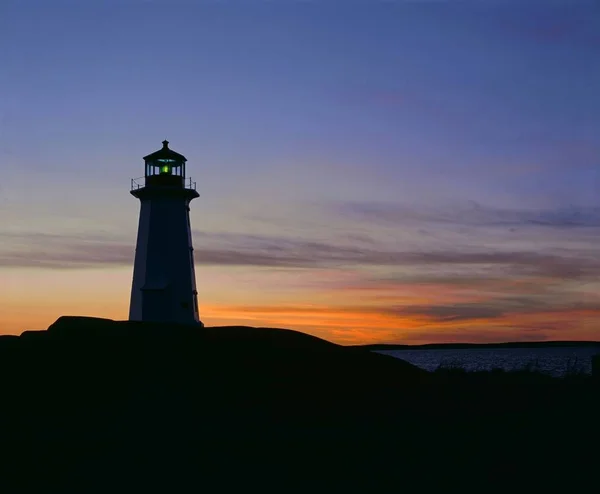 Faro al atardecer, Peggy 's Cove — Foto de Stock