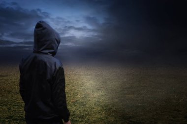 Mağaradan çıkış, gece manzarası, dolunay ve kırsal gece.. 