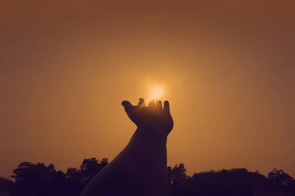 Cena Pôr Sol Silhueta Gesto Mão Com Céu Laranja — Fotografia de Stock