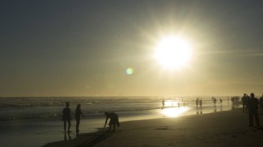 Yogyakarta Endonezya sahilinde güzel bir gün batımı.