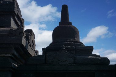 Yogyakarta 'daki Borobudur tapınağının güzel manzarası.