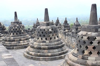 Yogyakarta 'daki Borobudur tapınağının güzel manzarası.