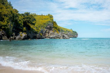 Java 'da el değmemiş tropik plaj  