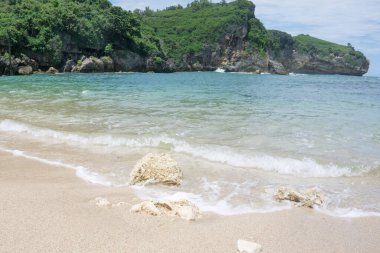 Java 'da el değmemiş tropik plaj  