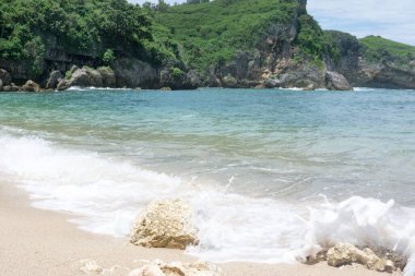 Java 'da el değmemiş tropik plaj  