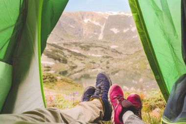 Turist çadırdan görüntülemek 