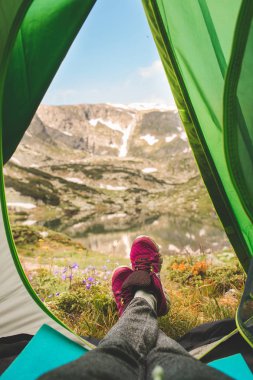 Turist çadırdan görüntülemek 