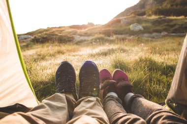 Turist çadırdan görüntülemek 