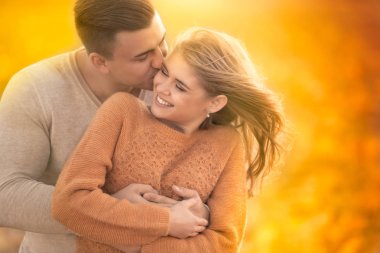 İki genç aşıklar