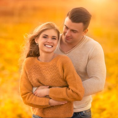 İki genç aşıklar