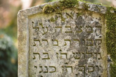 Kırım, Ukrayna eski Karaim mezarlıkta