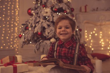 Noel akşamı evde delikanlı